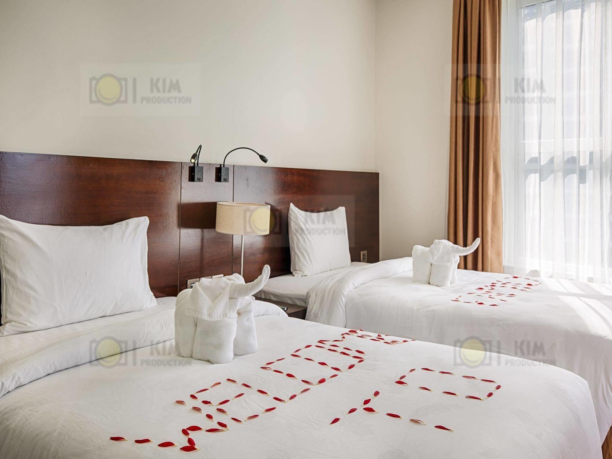 Sofia Suite Hotel Danang Esterno foto