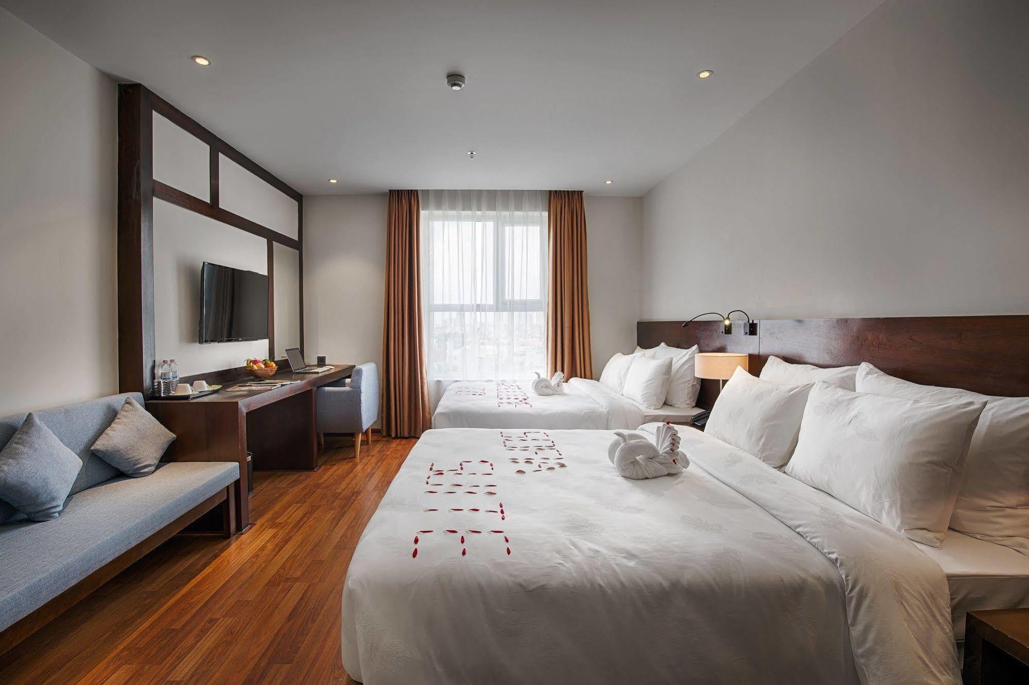 Sofia Suite Hotel Danang Esterno foto