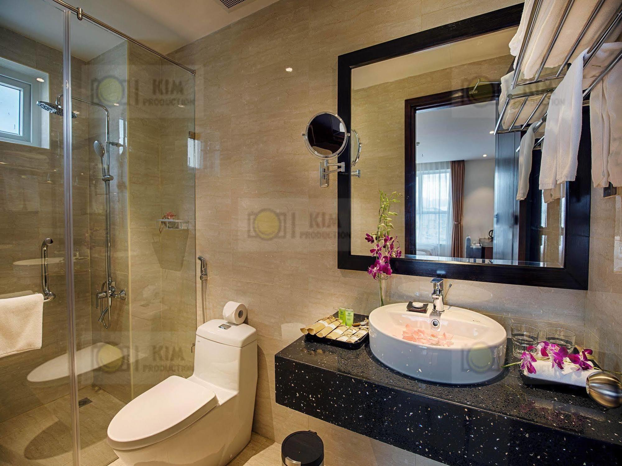 Sofia Suite Hotel Danang Esterno foto