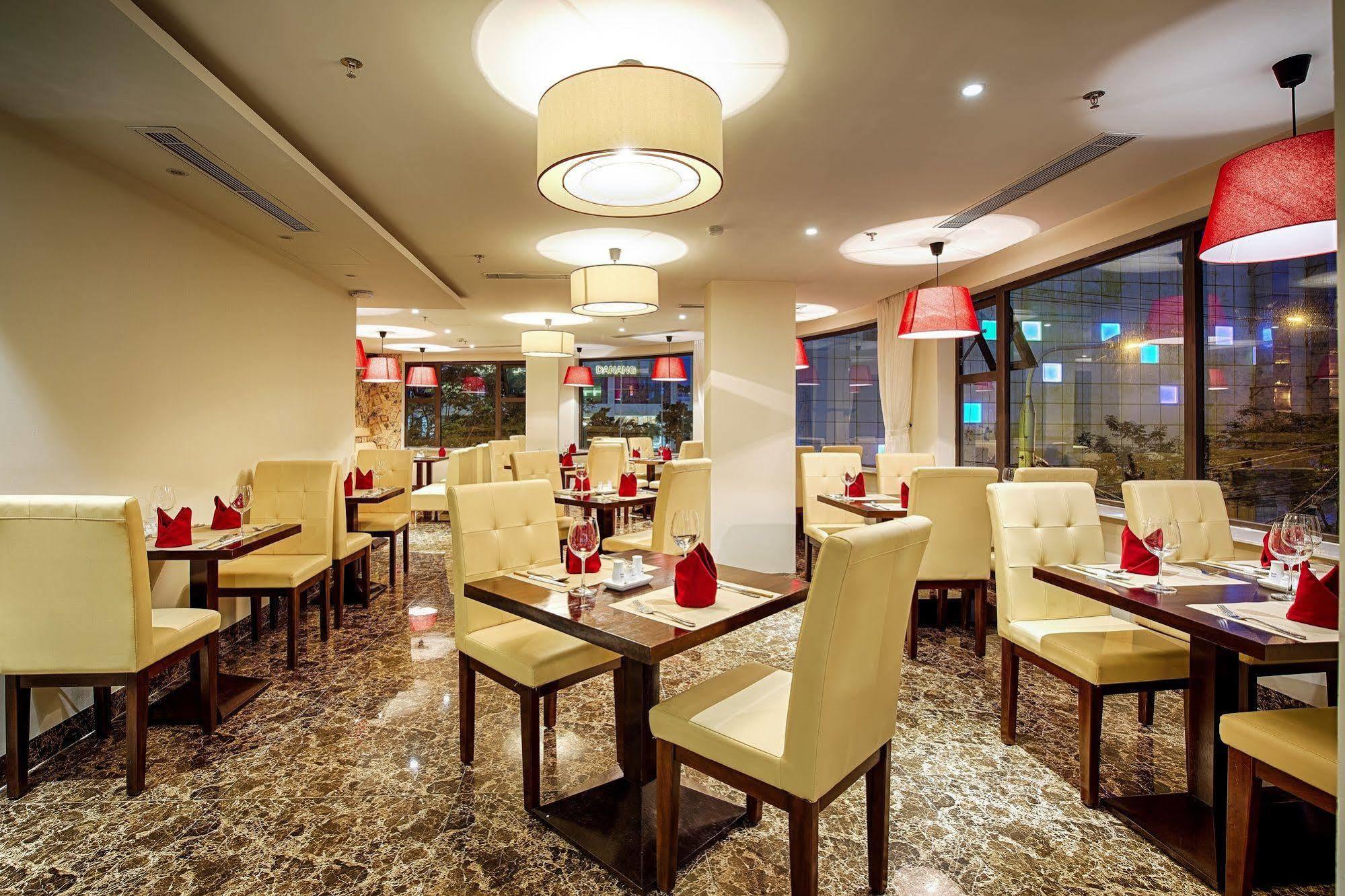 Sofia Suite Hotel Danang Esterno foto