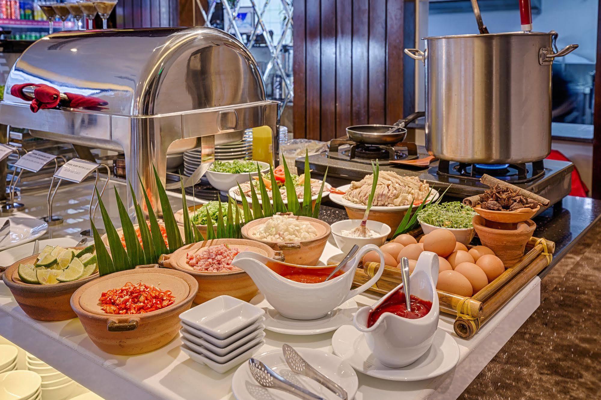 Sofia Suite Hotel Danang Esterno foto